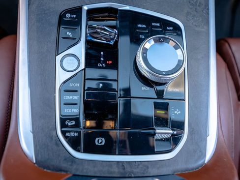Certified 2024 BMW X7 M60i w/ Executive Package AWD/4WD image 28
