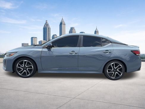 Used 2024 Nissan Sentra SR w/ SR Premium Package FWD image 2