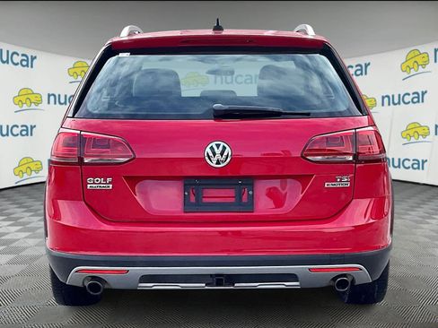 Used 2017 Volkswagen Golf Alltrack S image 5