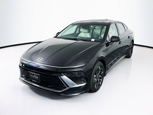 Used 2025 Hyundai Sonata SEL FWD image 3