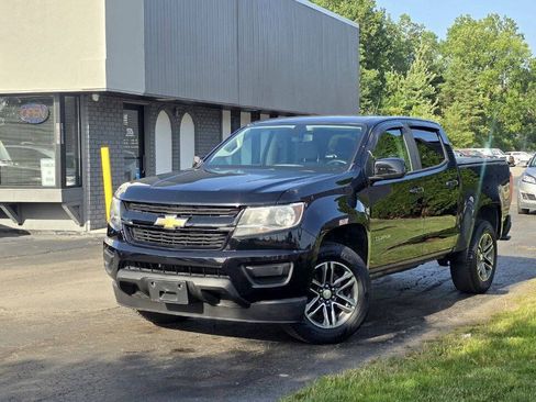 Used 2019 Chevrolet Colorado W/T w/ Custom Special Edition RWD image 2