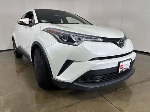 Used 2018 Toyota C-HR XLE image 16