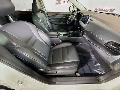 Certified 2023 Nissan Rogue SV w/ SV Premium Package image 31