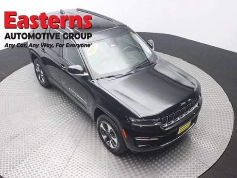 Used 2023 Jeep Grand Cherokee 4WD 4xe w/ Luxury Tech Group II image 3