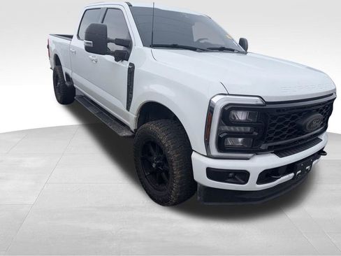 Used 2025 Ford F250 XLT w/ Black Appearance Package AWD/4WD image 12