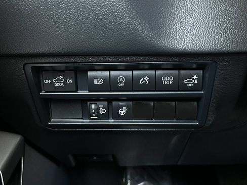 Used 2024 Toyota Tundra Limited AWD/4WD image 25