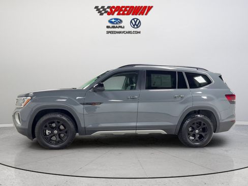 Certified 2026 Volkswagen Atlas Peak Edition AWD/4WD image 10