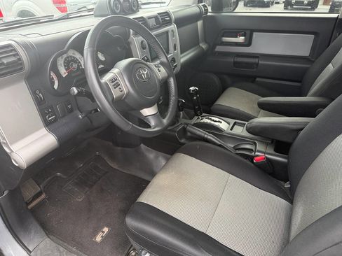 Used 2013 Toyota FJ Cruiser 4WD image 12