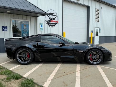 Used 2009 Chevrolet Corvette Z06 RWD image 3