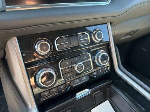 Used 2023 GMC Yukon Denali image 28