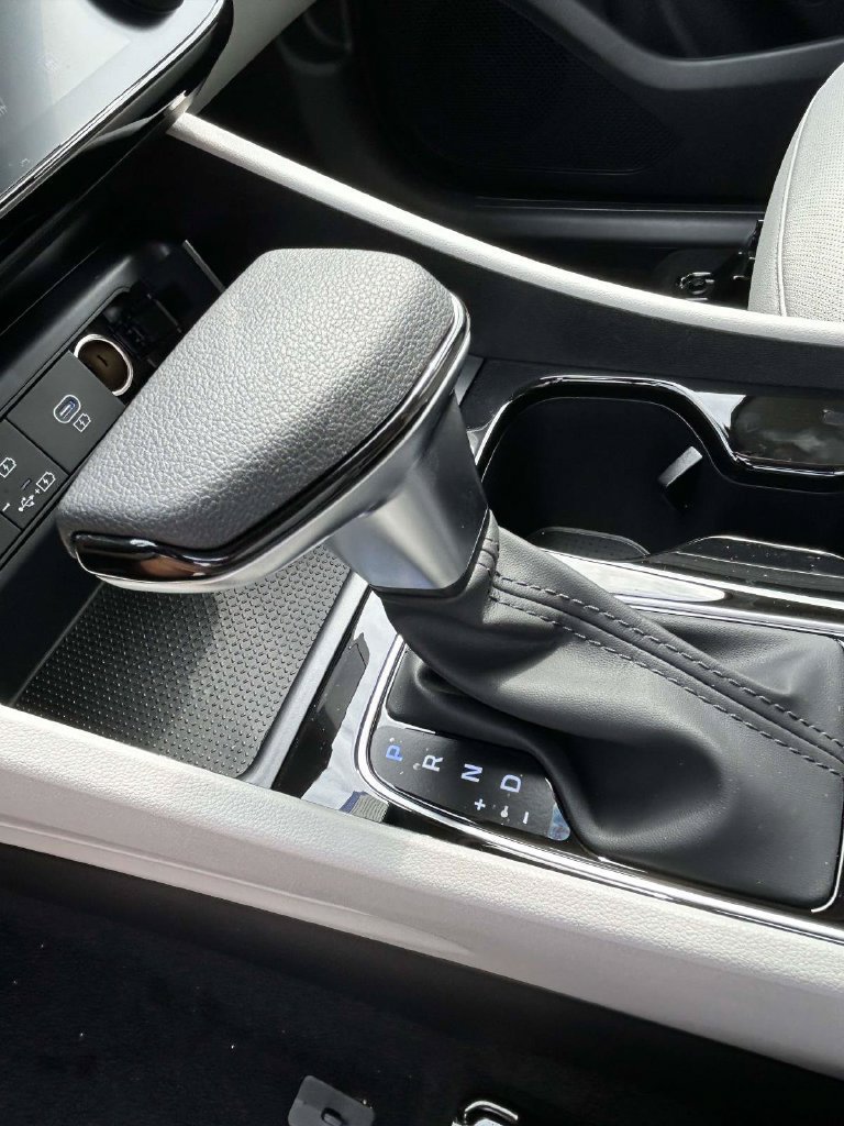 New 2026 Hyundai Tucson Limited FWD image 22