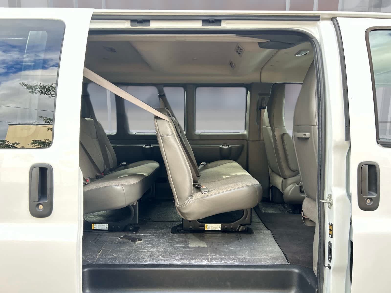 Used 2025 Chevrolet Express 3500 LT w/ LT Preferred Equipment Group RWD image 20