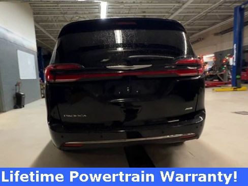 New 2026 Chrysler Pacifica Select image 7