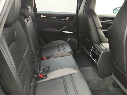Used 2020 Porsche Cayenne Turbo image 24