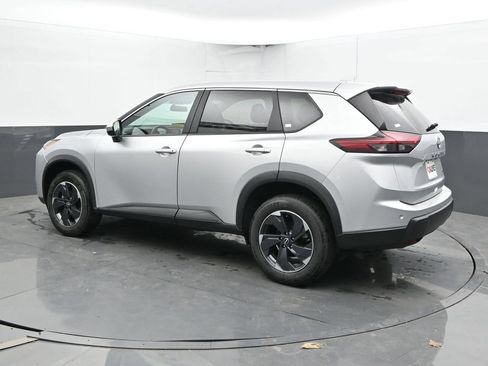 Used 2025 Nissan Rogue SV AWD/4WD image 10