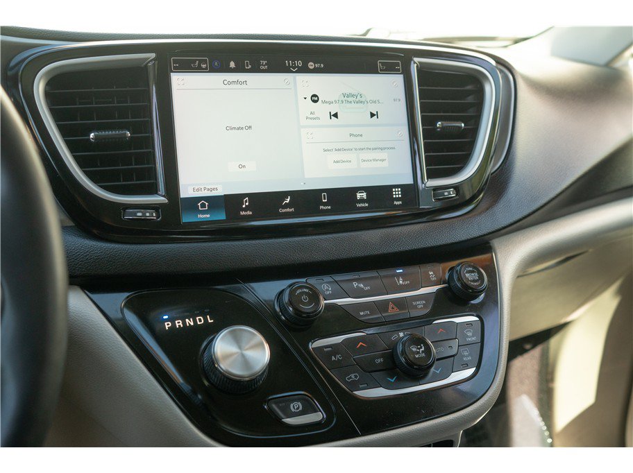 Used 2023 Chrysler Pacifica Touring-L FWD image 14