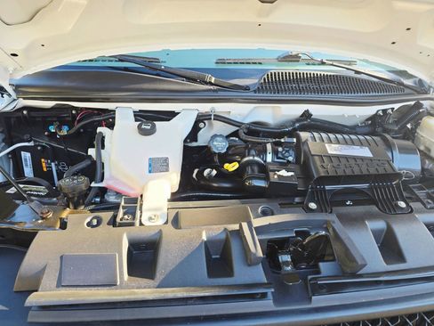 Used 2017 Chevrolet Express 2500 image 38