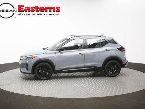 Used 2023 Nissan Kicks SR w/ SR Premium Package FWD image 58