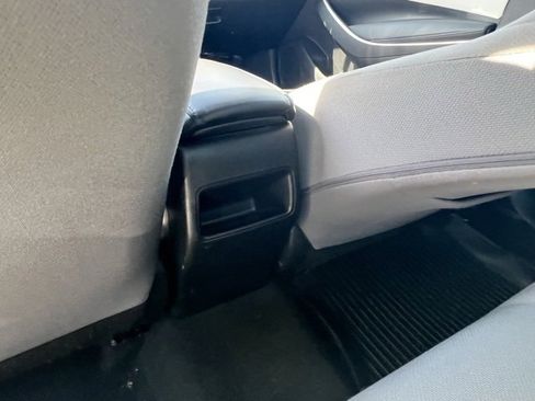 Used 2021 Toyota Corolla SE image 25