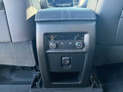 Certified 2023 Chevrolet Traverse LT w/ Rear Camera Mirror Package image 20