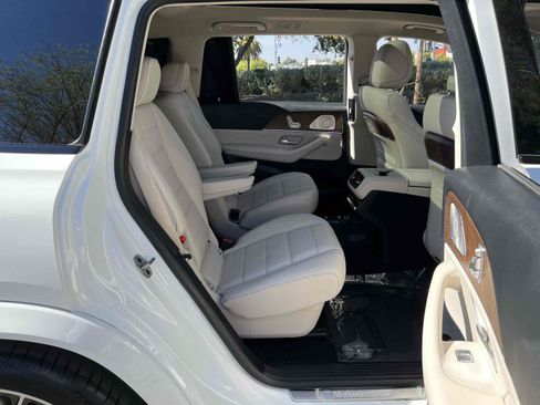 Used 2021 Mercedes-Benz GLS 580 4MATIC image 64