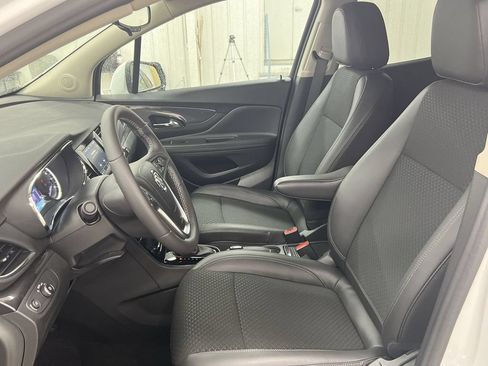 Used 2022 Buick Encore Preferred w/ Safety Package AWD/4WD image 18