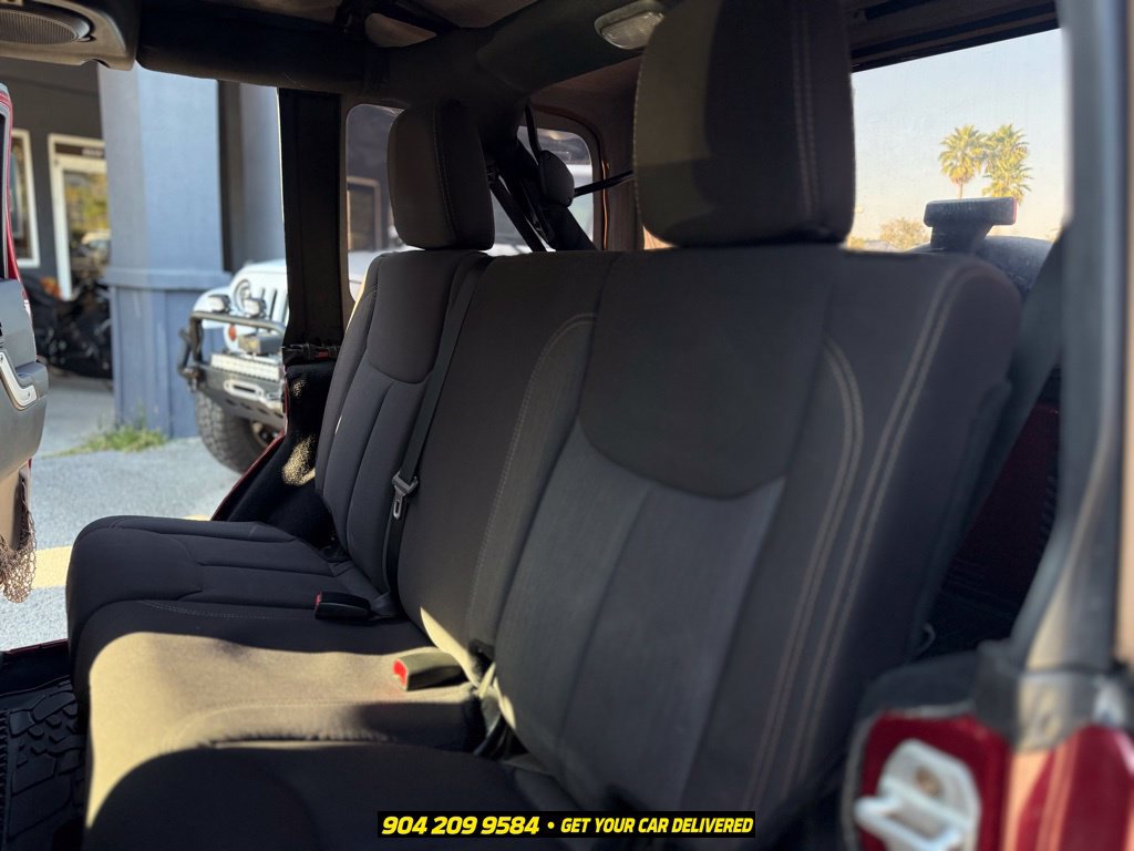 Used 2013 Jeep Wrangler Unlimited Rubicon w/ Connectivity Group AWD/4WD image 23