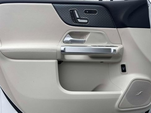 Used 2025 Mercedes-Benz GLB 250 image 16