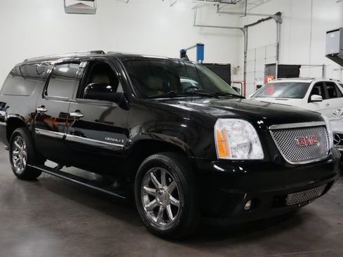 Used 2008 GMC Yukon XL Denali image 4