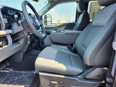 New 2026 Ford F250 XLT w/ FX4 Off-Road Package AWD/4WD image 18