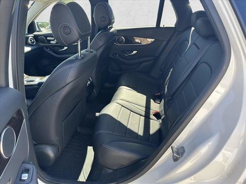 Used 2021 Mercedes-Benz GLC 300 4MATIC image 13