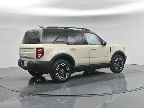 Used 2025 Ford Bronco Sport Outer Banks w/ Outer Banks Tech Package+ AWD/4WD image 28