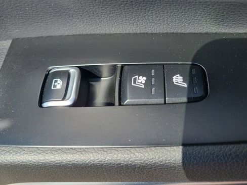 Used 2022 Kia Telluride SX w/ SX Prestige Package AWD/4WD image 15