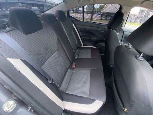 Used 2021 Nissan Versa SV FWD image 3