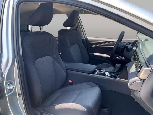 Used 2026 Toyota Camry LE w/ Convenience Package FWD image 9