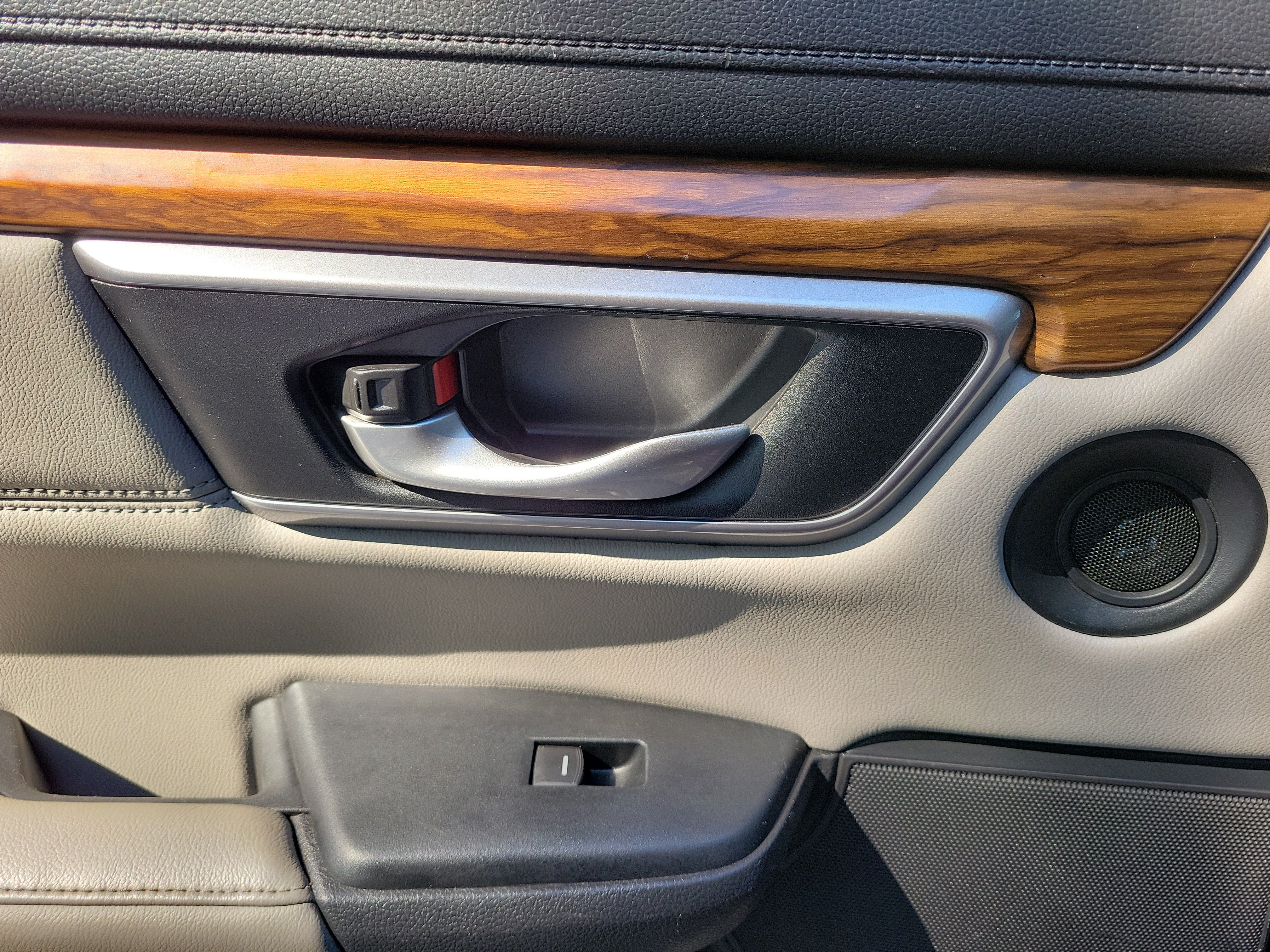 Used 2017 Honda CR-V Touring image 21