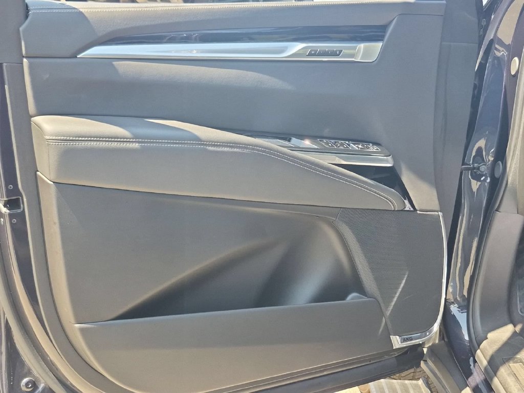 Certified 2025 Cadillac Escalade ESV Sport w/ LPO, Floor Liner Package AWD/4WD image 22