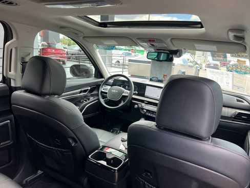 Used 2025 Kia Telluride EX w/ EX Captain's Chair Package FWD image 60