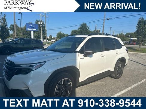 Used 2025 Subaru Forester Limited AWD/4WD image 1
