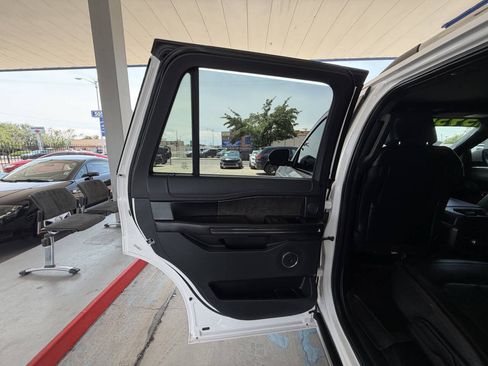 Used 2019 Ford Expedition Limited w/ Equipment Group 301A AWD/4WD image 13