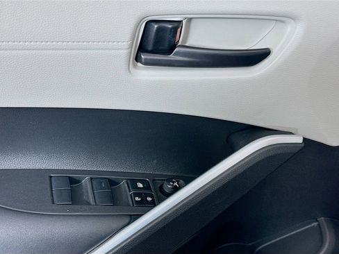 Certified 2023 Toyota Corolla Cross LE FWD image 18