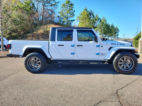 Used 2021 Jeep Gladiator Willys image 21