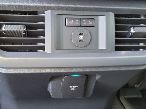 New 2025 Ford F150 Lightning Lariat image 32