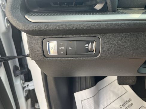 Used 2026 Chevrolet Traverse LT w/ Driver Confidence Package FWD image 17