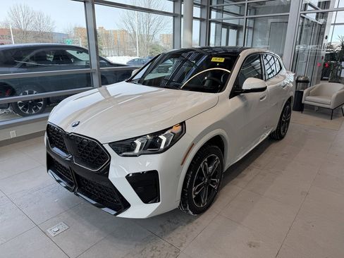 New 2026 BMW X2 xDrive28i w/ Technology Package image 3
