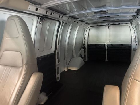 Used 2025 GMC Savana 3500 Extended RWD image 15