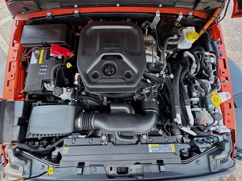 Certified 2023 Jeep Wrangler Unlimited AWD/4WD image 33