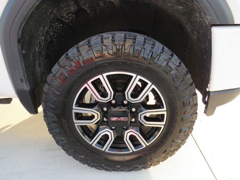 Certified 2021 GMC Sierra 2500 AT4 w/ Gooseneck/5TH Wheel Package AWD/4WD image 10
