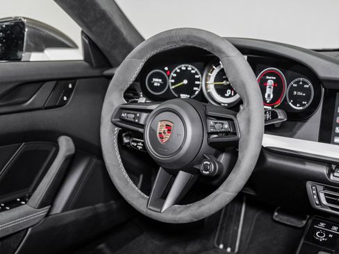 Used 2022 Porsche 911 GT3 image 25