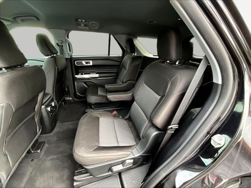 Used 2022 Ford Explorer XLT AWD/4WD image 22